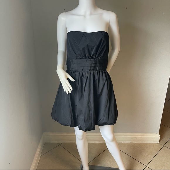 Women’s Strapless black mini dress size Large
New
Brand is Forever 21 - Picture 3 of 7